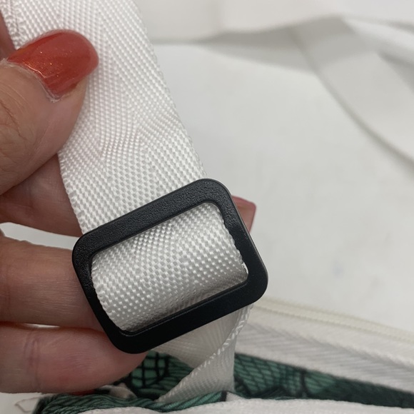 Joe Boxer Green White Rainbow Print Nylon Crossbody Bag MCB4409G - Picture 6 of 12